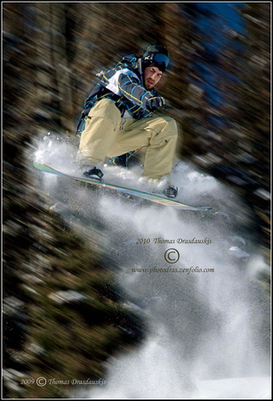 _V0W6576 Snowboarding